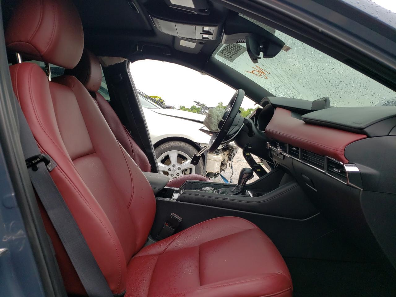 Photo 5 from auction – 2021 MAZDA 3 PREMIUM with VIN JM1BPAML9M1401688