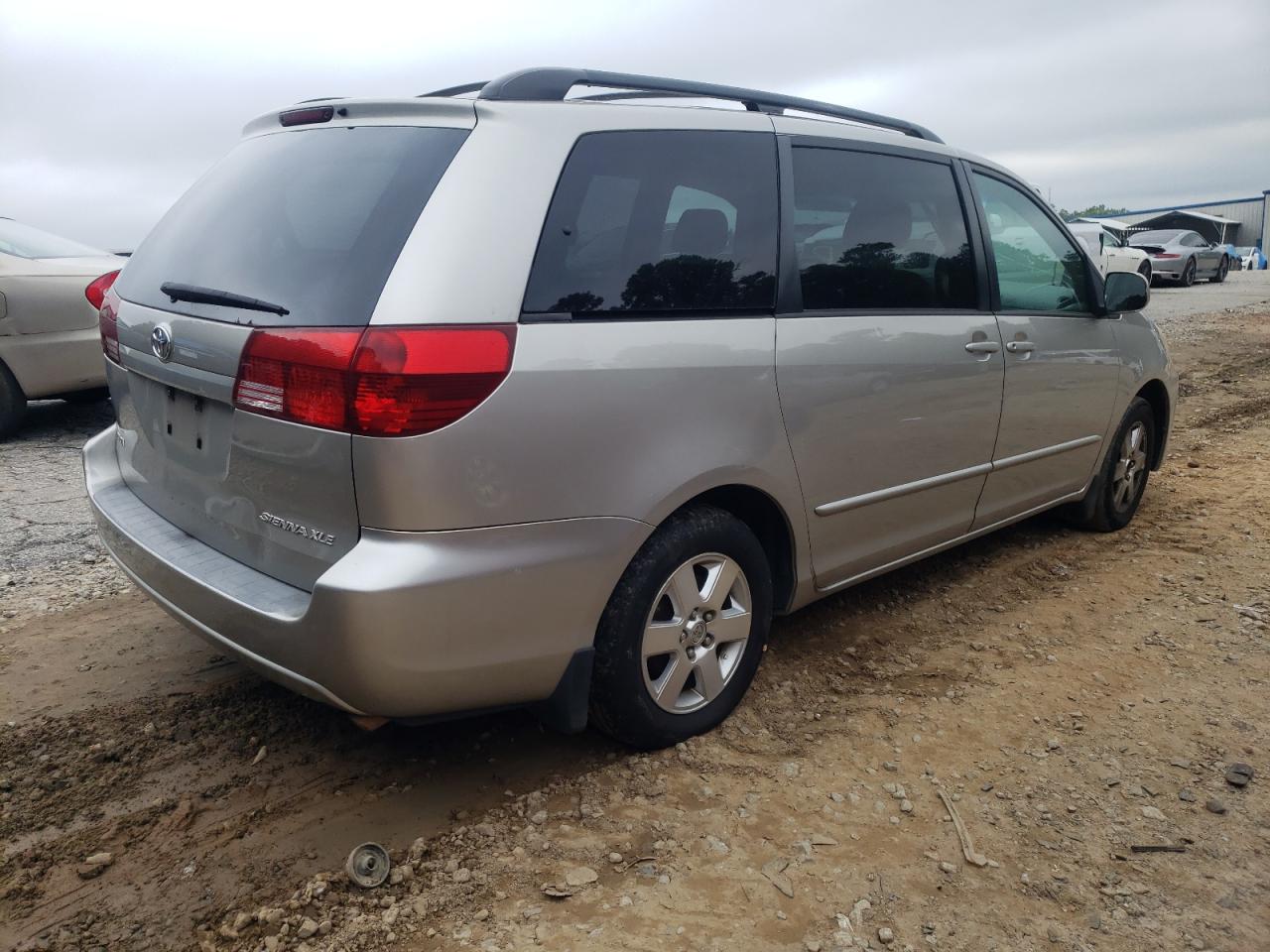 Photo 4 from auction – 2004 TOYOTA SIENNA XLE with VIN 5TDZA22C04S211581