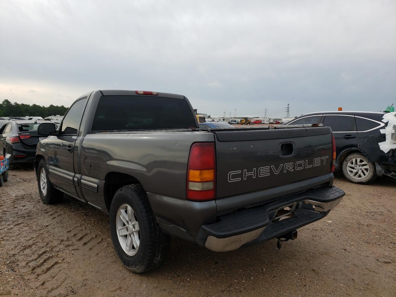 Photo 3 from auction – 2001 CHEVROLET SILVERADO with VIN 1GCEC14W41Z296915
