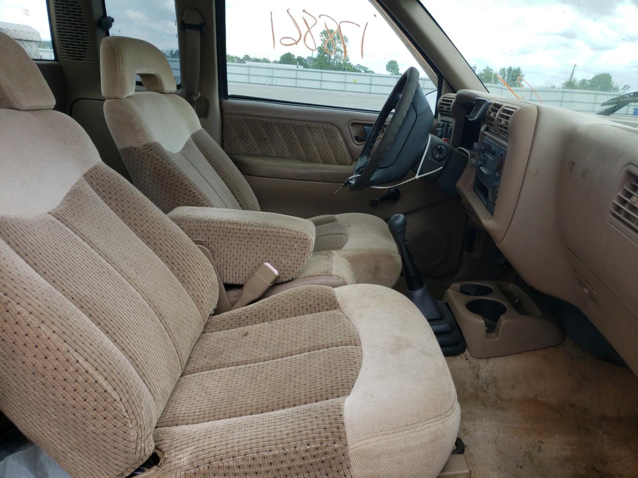 Photo 19 from auction – 1992 GMC SONOMA with VIN 1GTCS1946TK508968