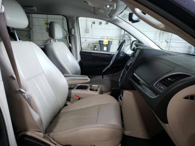 Photo 5 from auction – 2013 CHRYSLER TOWN & COU with VIN 2C4RC1BG4DR594974