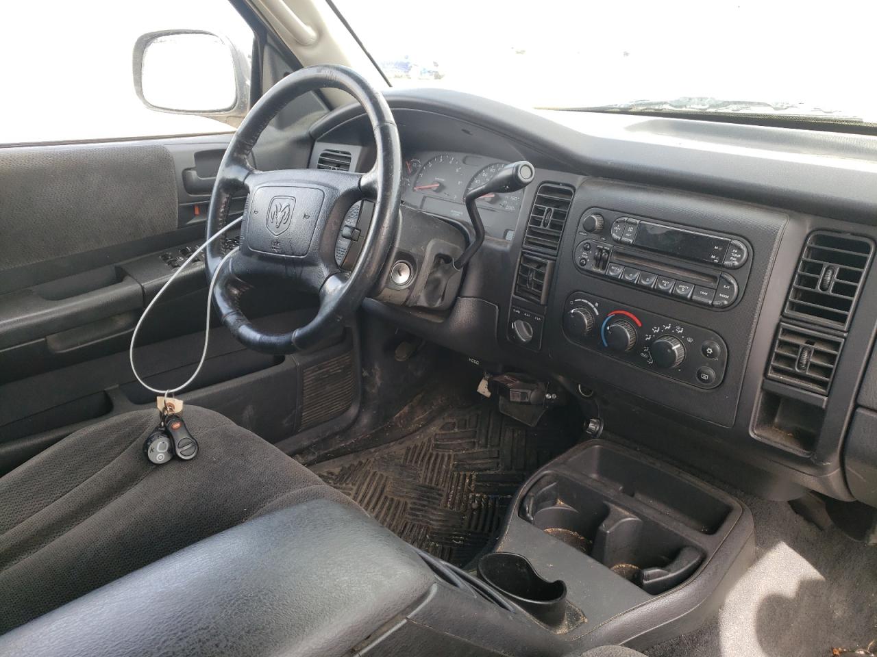 Photo 9 from auction – 2002 DODGE DAKOTA QUA with VIN 1B7HG38N92S656737