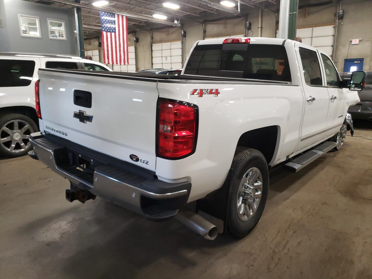 Photo 4 from auction – 2018 CHEVROLET SILVERADO with VIN 1GC1KWEY3JF102813
