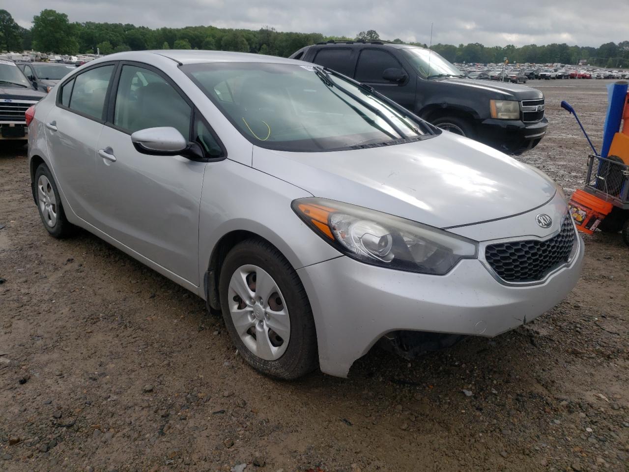 KIA FORTE LX 2015 with VIN KNAFK4A61F5277019 - Photo from auction
