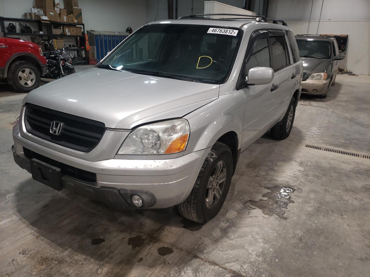 Photo 2 from auction – 2005 HONDA PILOT EXL with VIN 2HKYF18685H531165