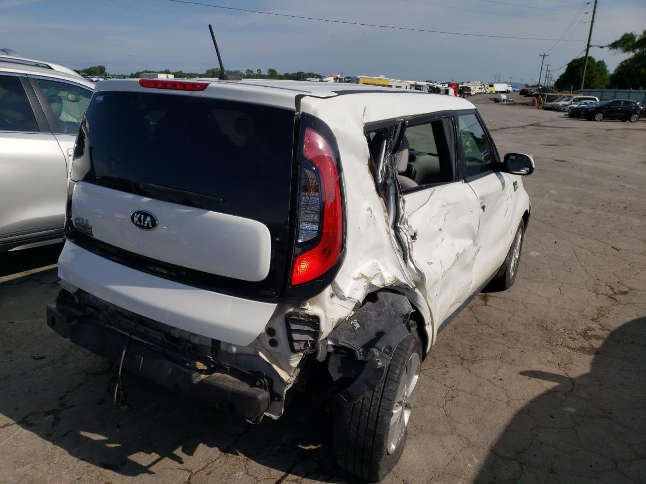 Photo 4 from auction – 2014 KIA SOUL with VIN KNDJN2A29E7004564