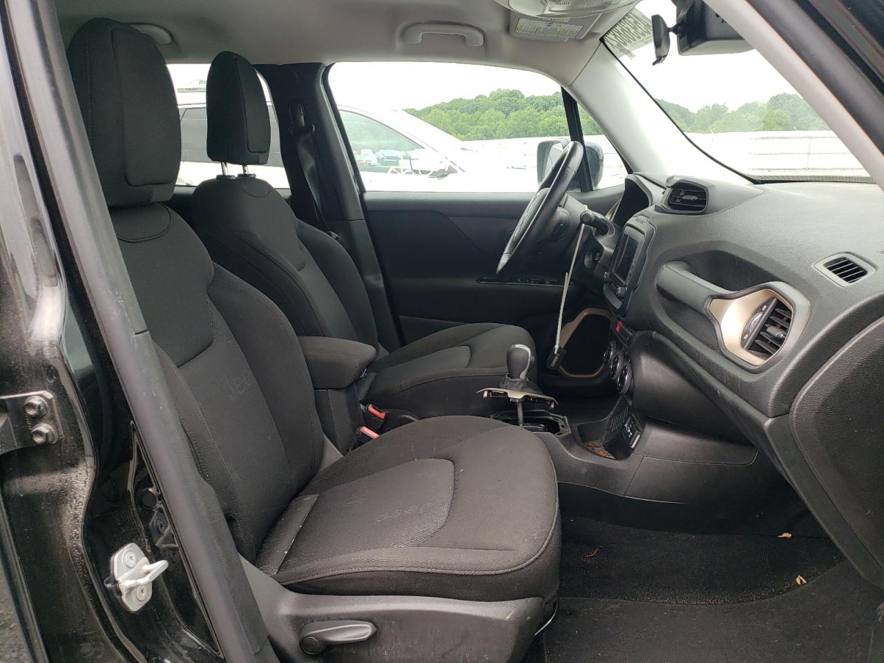 Photo 5 from auction – 2015 JEEP RENEGADE L with VIN ZACCJABTXFPB39546