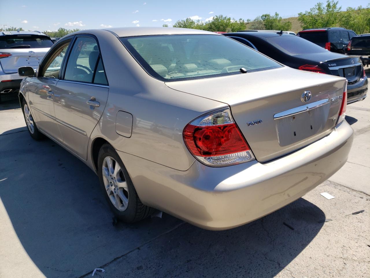 Photo 3 from auction – 2005 TOYOTA CAMRY LE with VIN JTDBF30K750165626