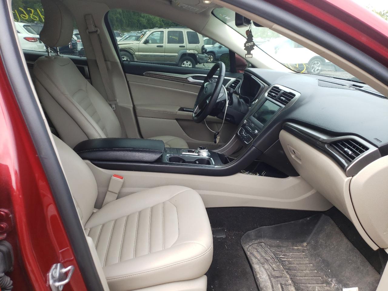 Photo 5 from auction – 2019 FORD FUSION SEL with VIN 3FA6P0CD3KR219919