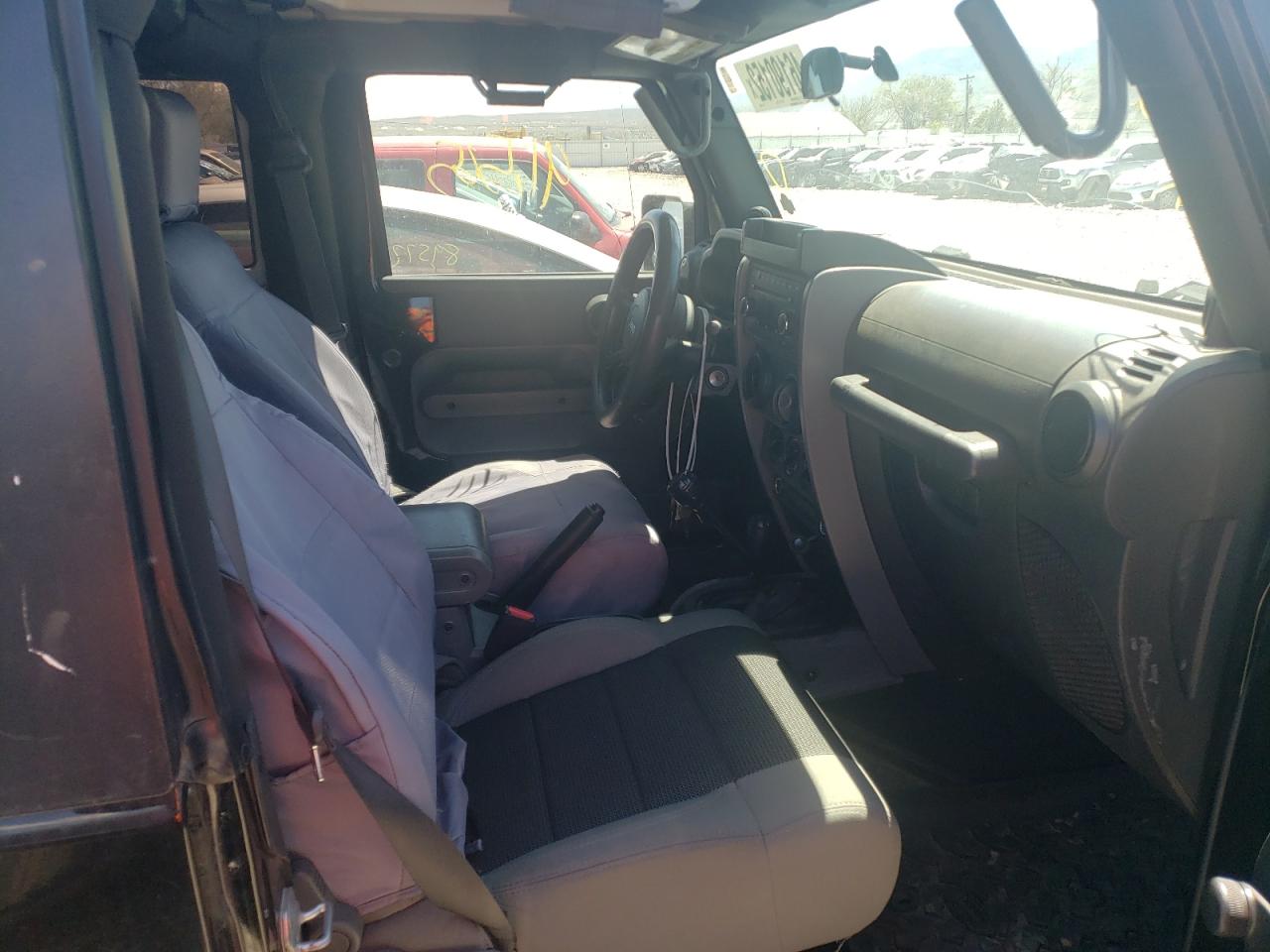 Photo 5 from auction – 2007 JEEP WRANGLER X with VIN 1J4FA24157L230660