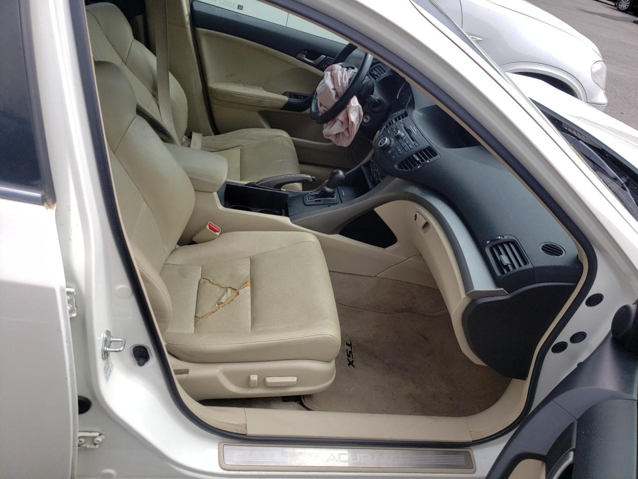 Photo 5 from auction – 2010 ACURA TSX with VIN JH4CU2F68AC003977