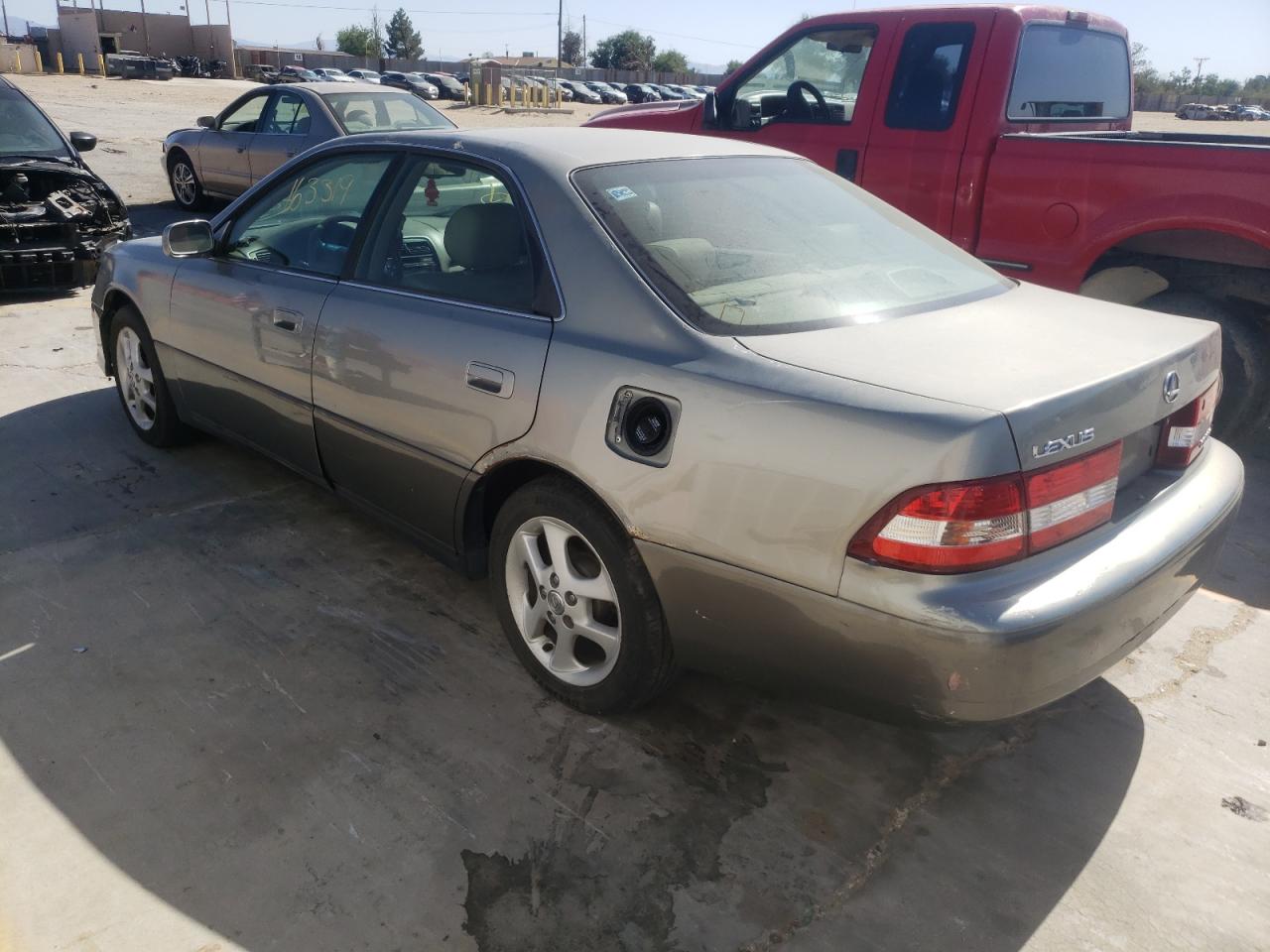 Photo 3 from auction – 2001 LEXUS ES 300 with VIN JT8BF28G910326707