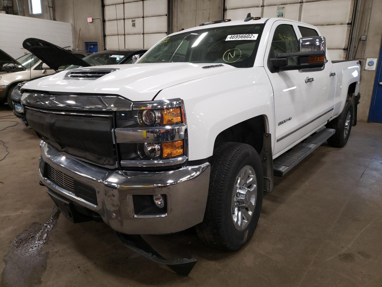 Photo 2 from auction – 2018 CHEVROLET SILVERADO with VIN 1GC1KWEY3JF102813