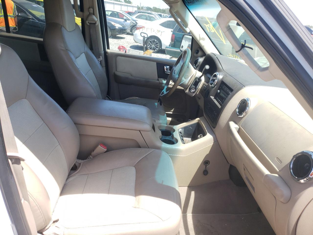 Photo 5 from auction – 2005 FORD EXPEDITION with VIN 1FMFU18545LB07204