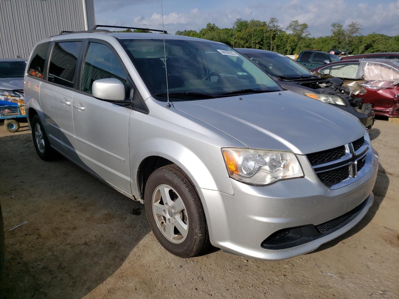 DODGE GRAND CARA 2011 with VIN 2D4RN3DG1BR639680 - Photo from auction