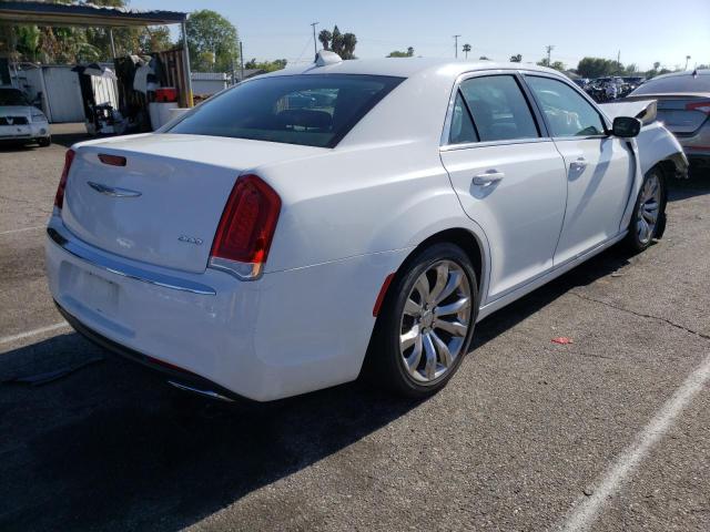 Photo 4 from auction – 2017 CHRYSLER 300 LIMITE with VIN 2C3CCAAG6HH585782