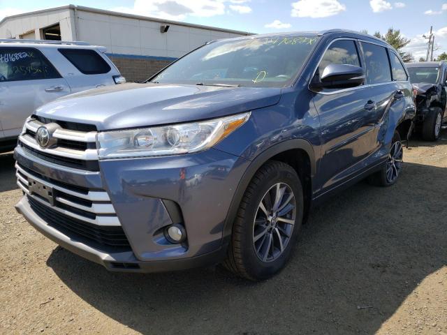 Photo 2 from auction – 2017 TOYOTA HIGHLANDER with VIN 5TDJZRFH4HS373319