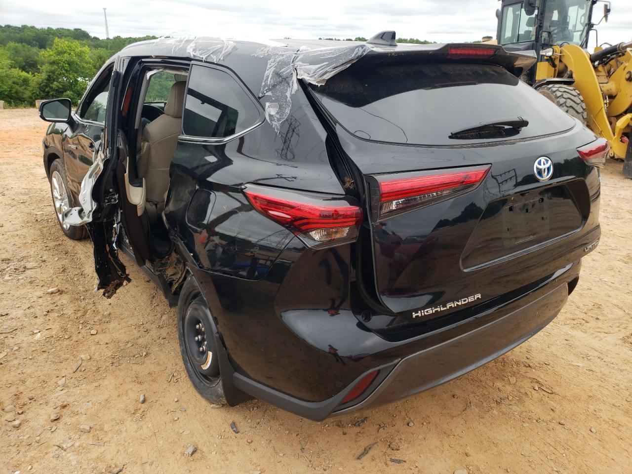 Photo 3 from auction – 2021 TOYOTA HIGHLANDER with VIN 5TDXBRCH7MS524845