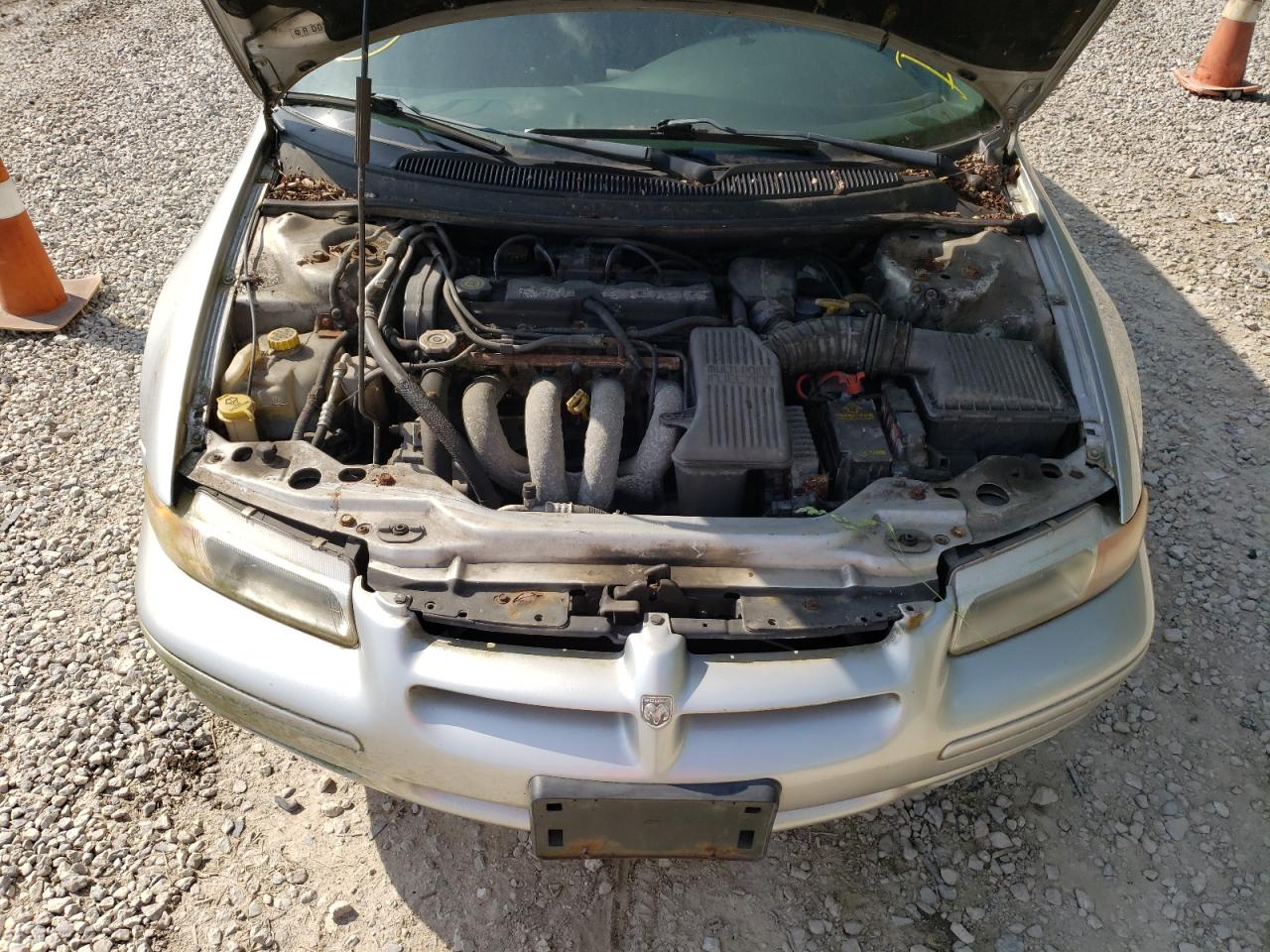 Photo 7 from auction – 2000 DODGE STRATUS SE with VIN 1B3EJ46X5YN263017