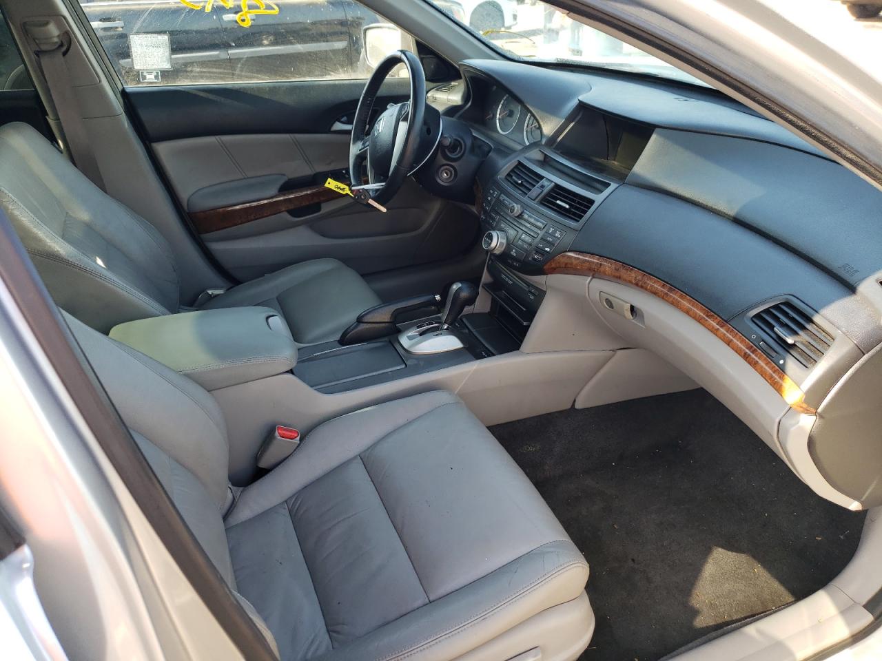 Photo 5 from auction – 2011 HONDA ACCORD with VIN 1HGCP2F84BA004035