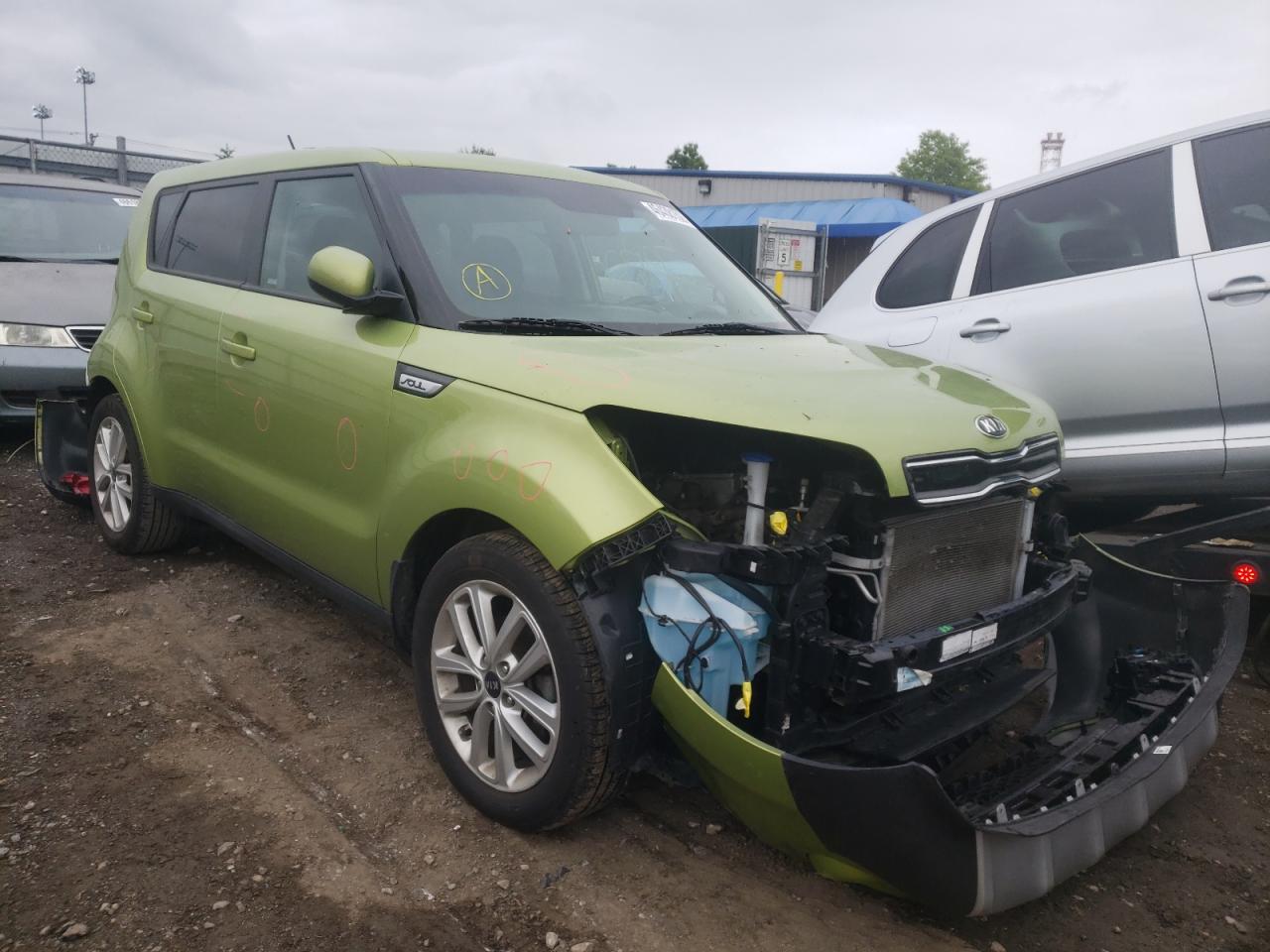 KIA SOUL + 2017 with VIN KNDJP3A5XH7877822 - Photo from auction