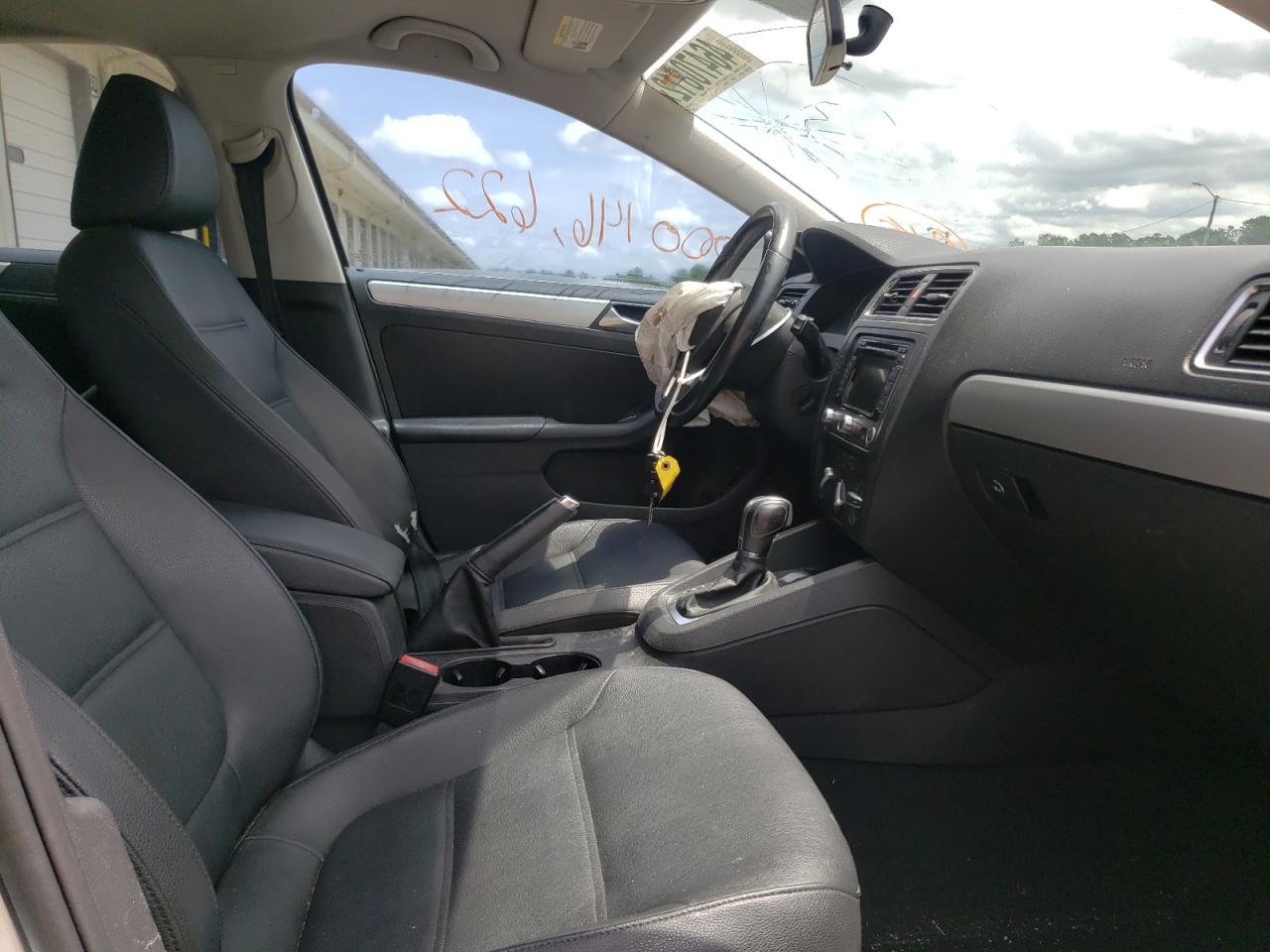 Photo 5 from auction – 2012 VOLKSWAGEN JETTA SEL with VIN 3VWLP7AJ2CM008768