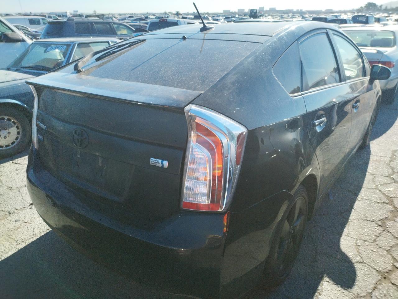 Photo 4 from auction – 2013 TOYOTA PRIUS with VIN JTDKN3DU6D5607294