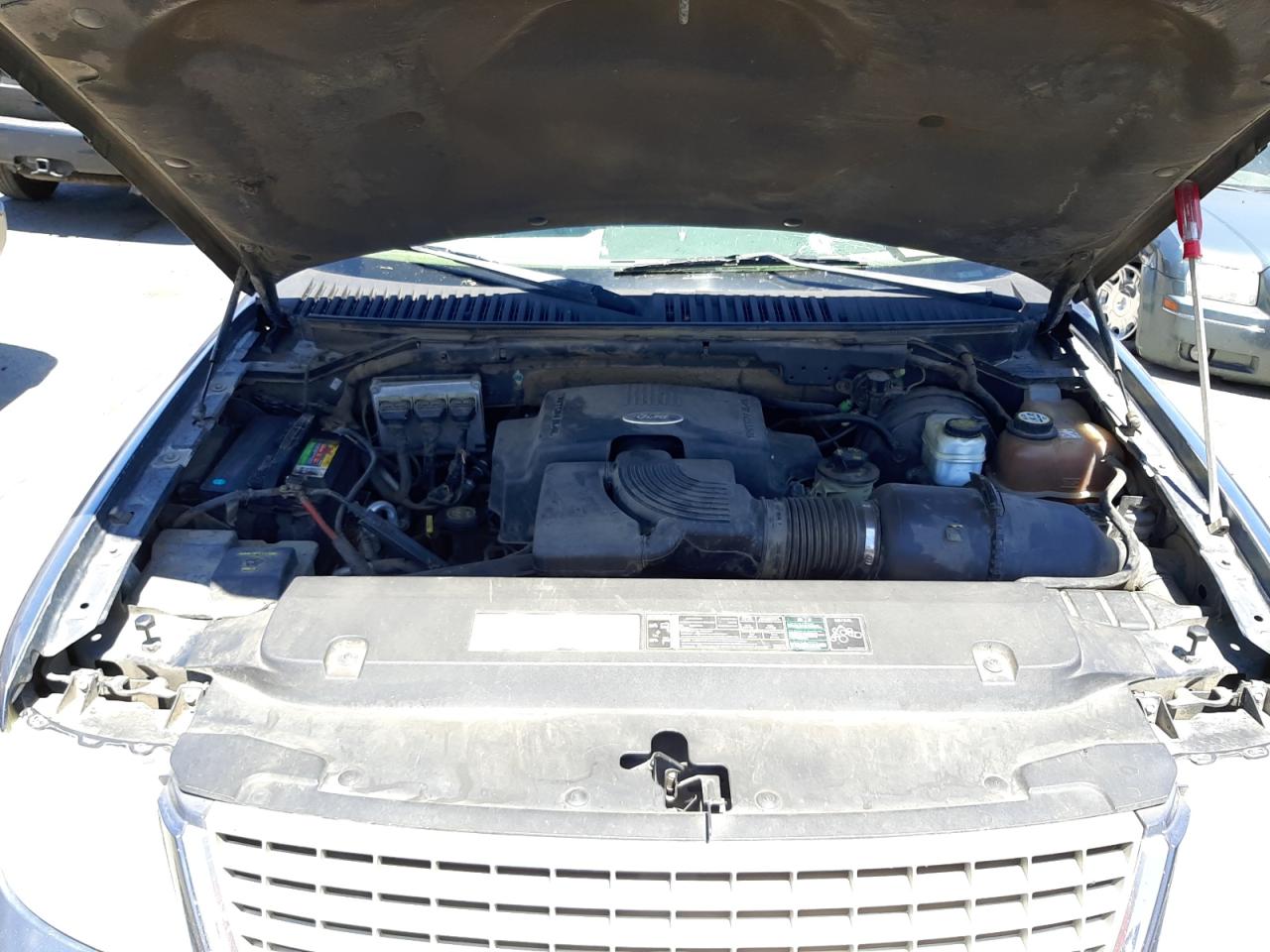 Photo 7 from auction – 2004 FORD EXPEDITION with VIN 1FMFU17L24LB67884