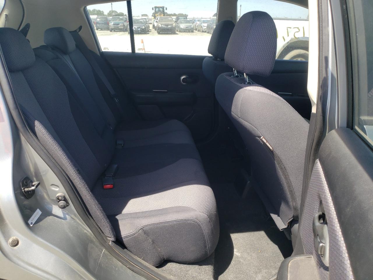 Photo 6 from auction – 2007 NISSAN VERSA with VIN 3N1BC13E47L420924