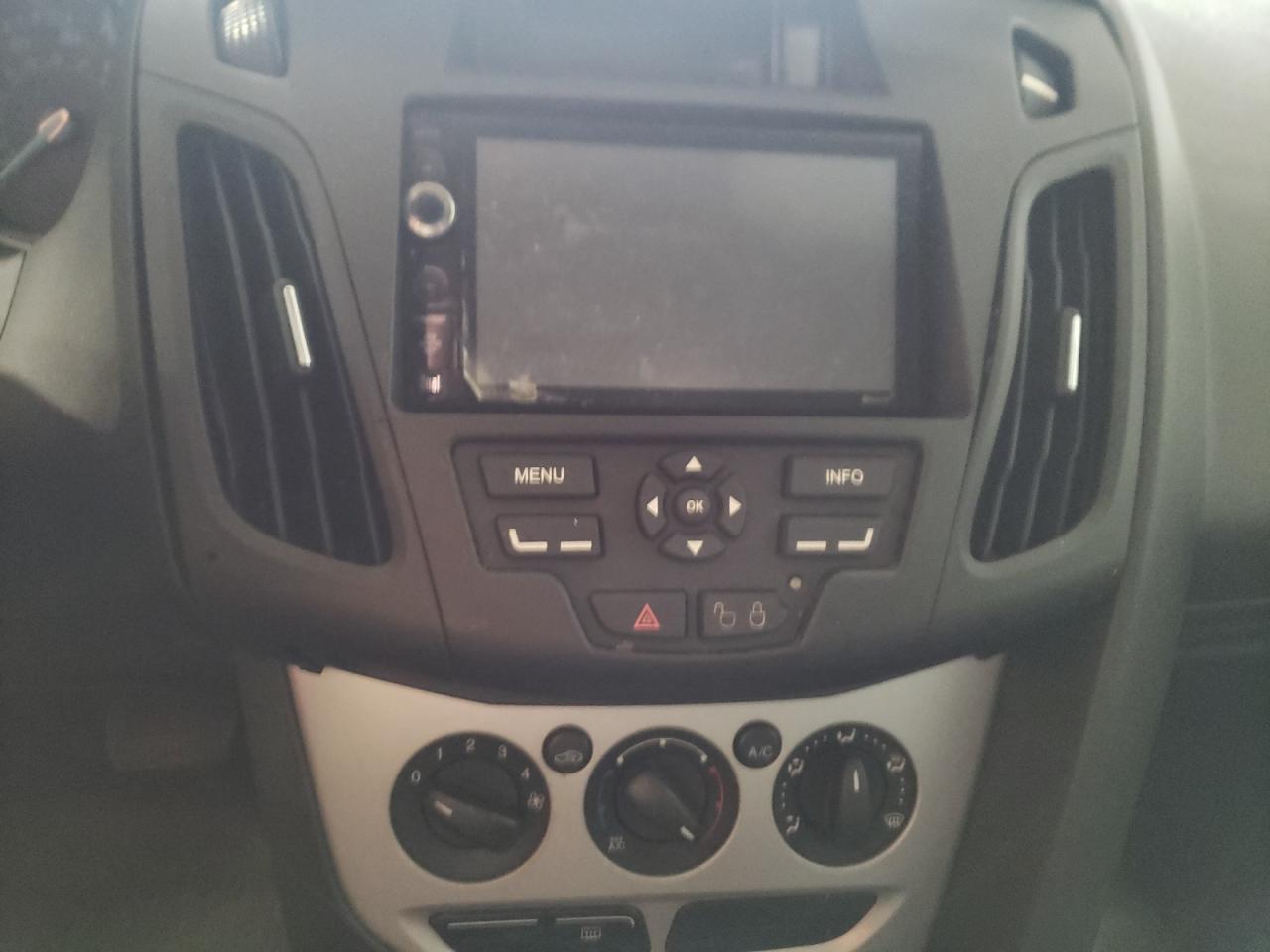 Photo 10 from auction – 2014 FORD FOCUS SE with VIN 1FADP3F2XEL282571