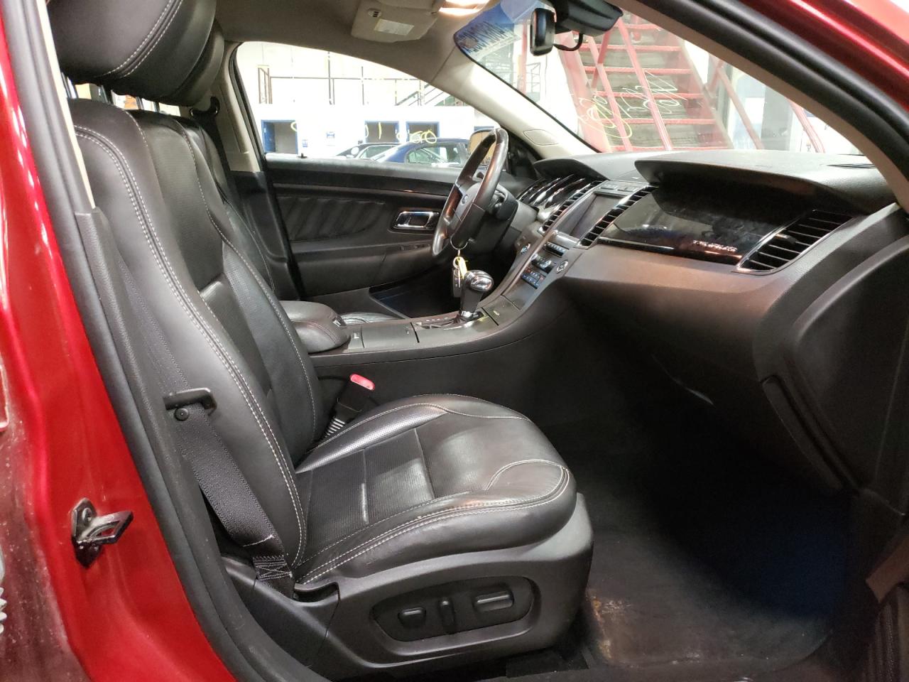 Photo 5 from auction – 2010 FORD TAURUS LIM with VIN 1FAHP2FW6AG119224