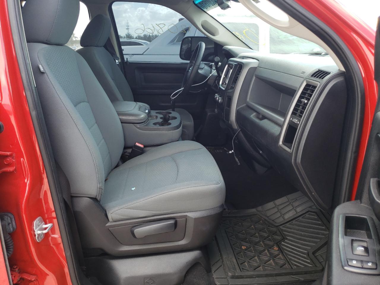 Photo 5 from auction – 2014 RAM 1500 ST with VIN 1C6RR6FT0ES135192