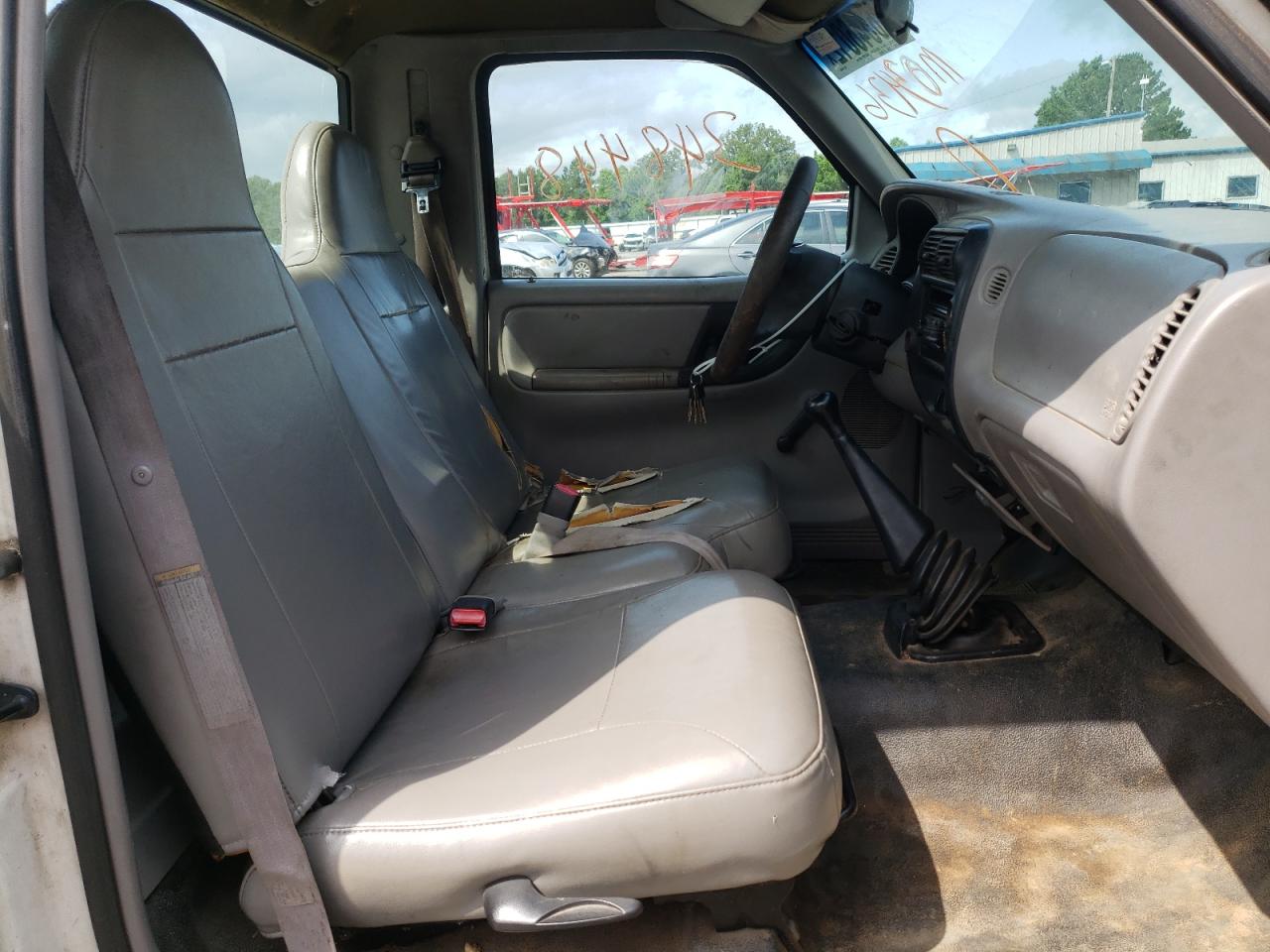 Photo 5 from auction – 1998 MAZDA B2500 with VIN 4F4YR12C4WTM03936