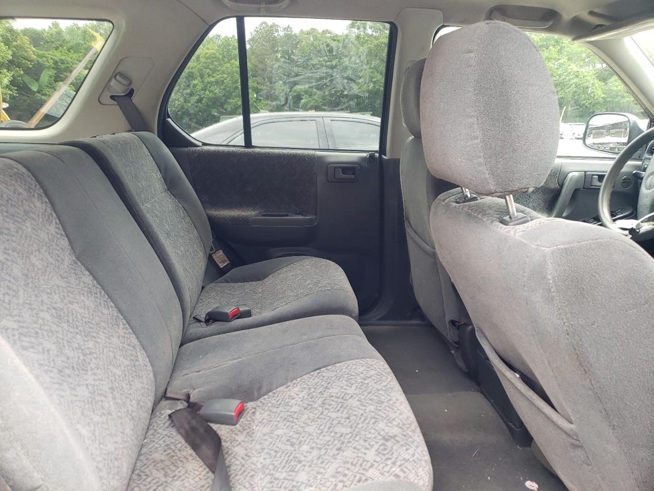 Photo 6 from auction – 2002 ISUZU RODEO S with VIN 4S2CK58W624333154