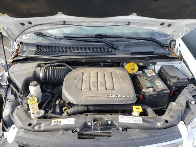 Photo 7 from auction – 2016 CHRYSLER TOWN & COU with VIN 2C4RC1BG4GR252963