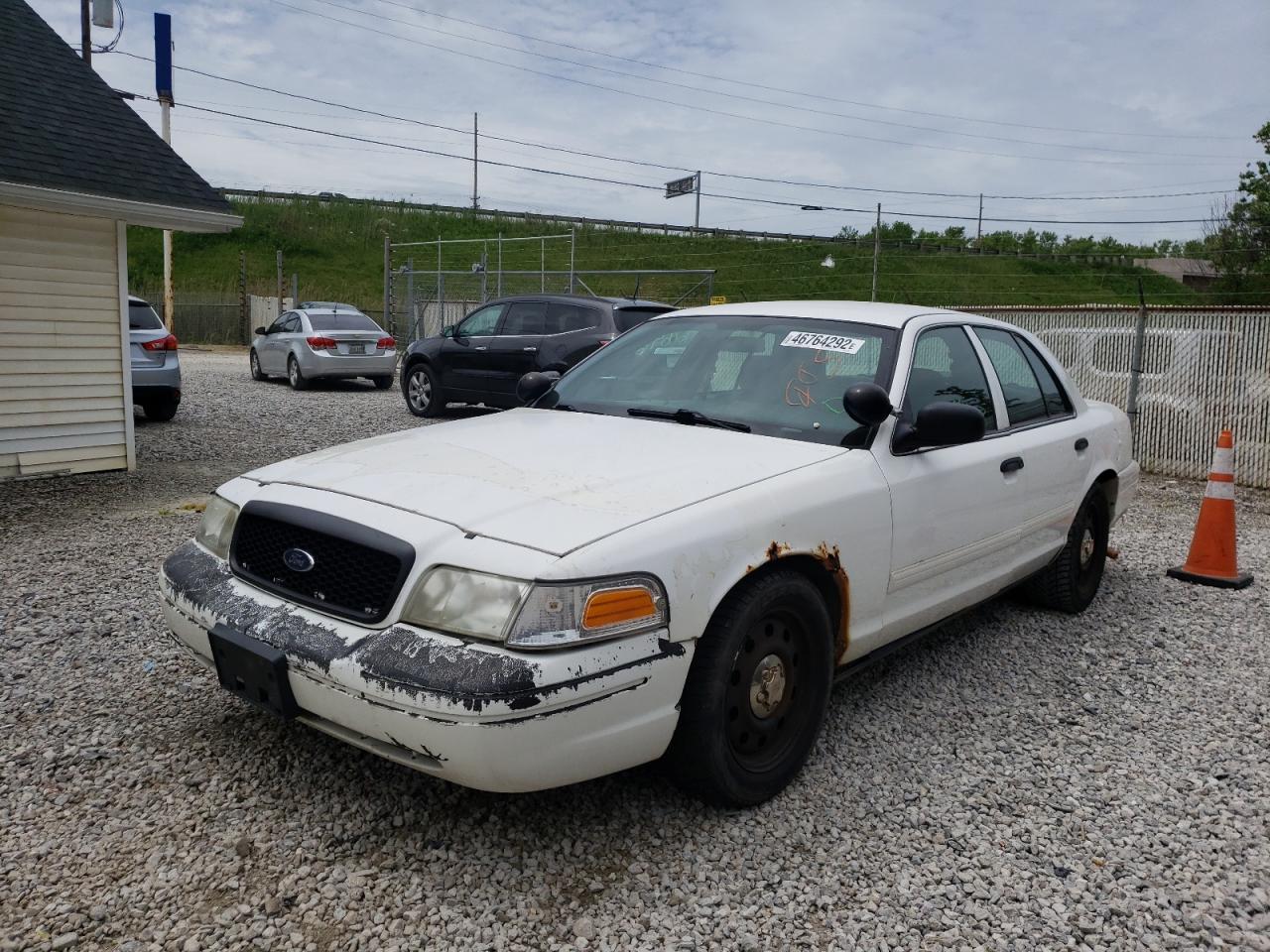 Photo 2 from auction – 2009 FORD CROWN VICT with VIN 2FAHP71V39X143420