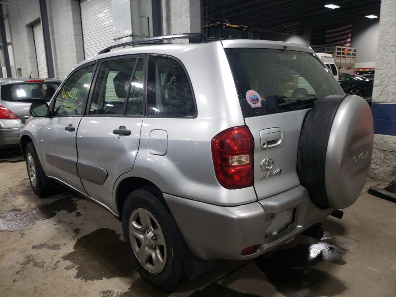 Photo 3 from auction – 2005 TOYOTA RAV4 with VIN JTEGD20V650066369