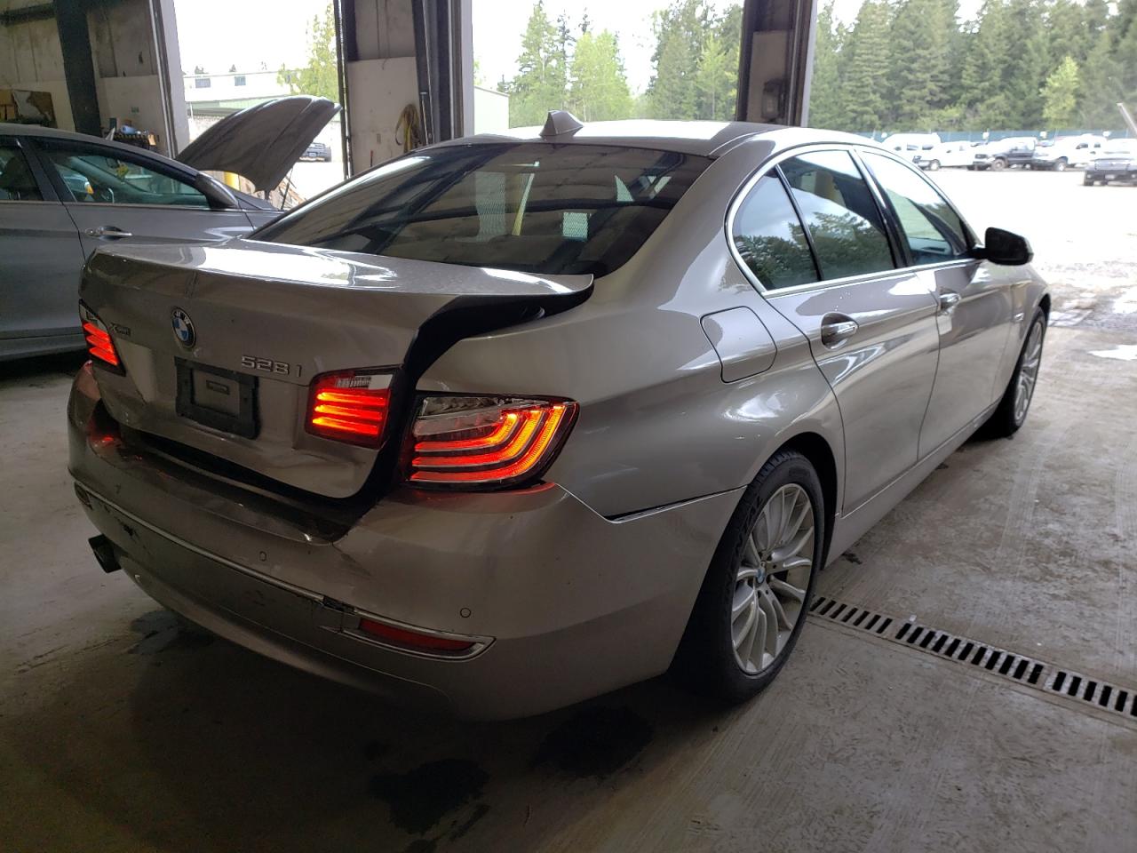 Photo 4 from auction – 2014 BMW 528 XI with VIN WBA5A7C51ED615981