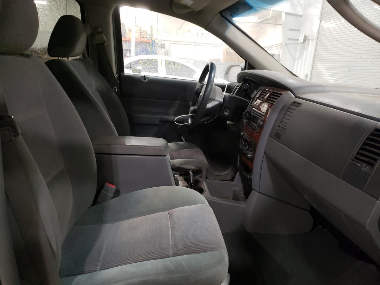 Photo 5 from auction – 2005 DODGE DURANGO SL with VIN 1D4HB48N05F613117