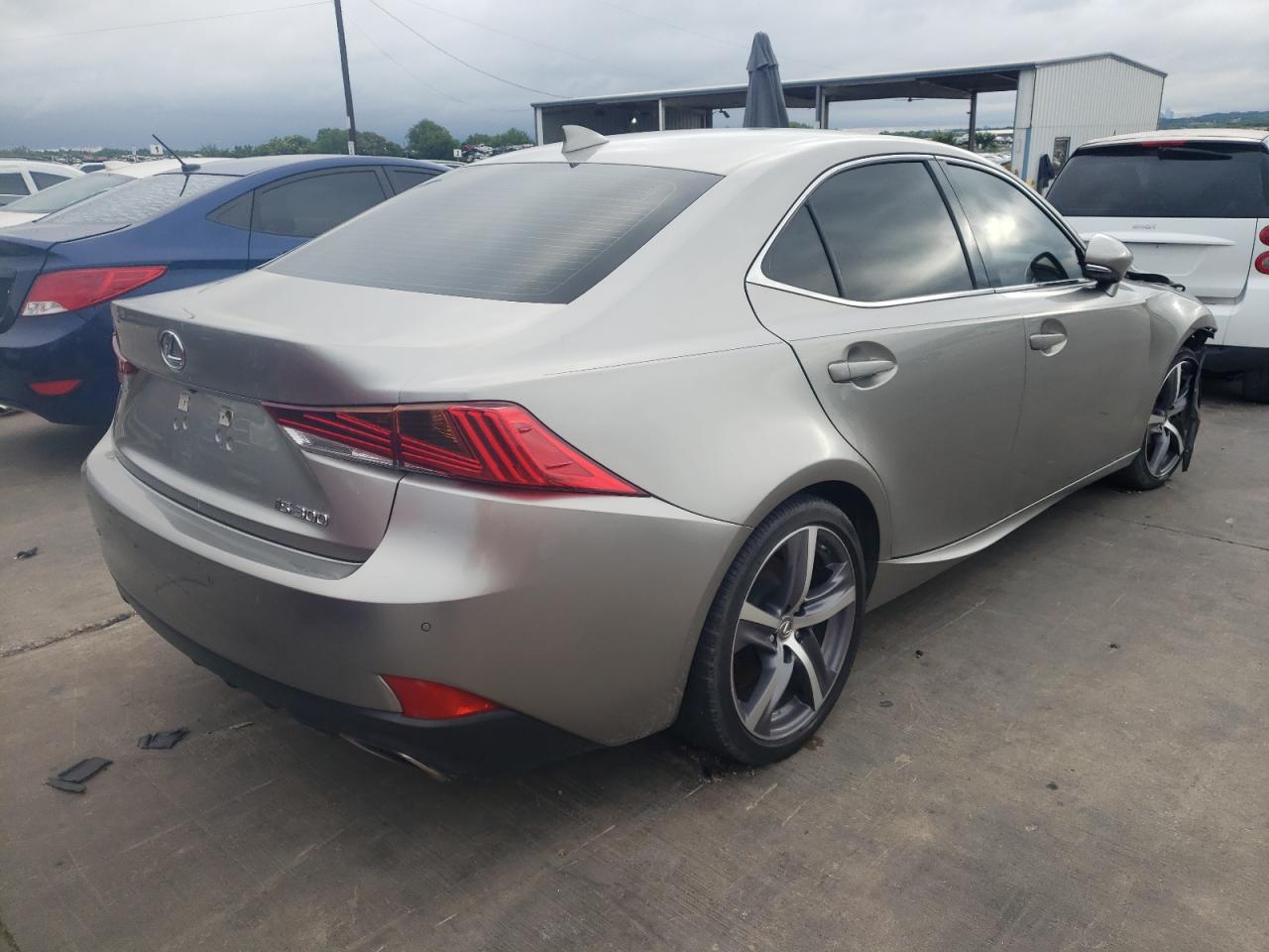 Photo 4 from auction – 2018 LEXUS IS 300 with VIN JTHBA1D22J5081691