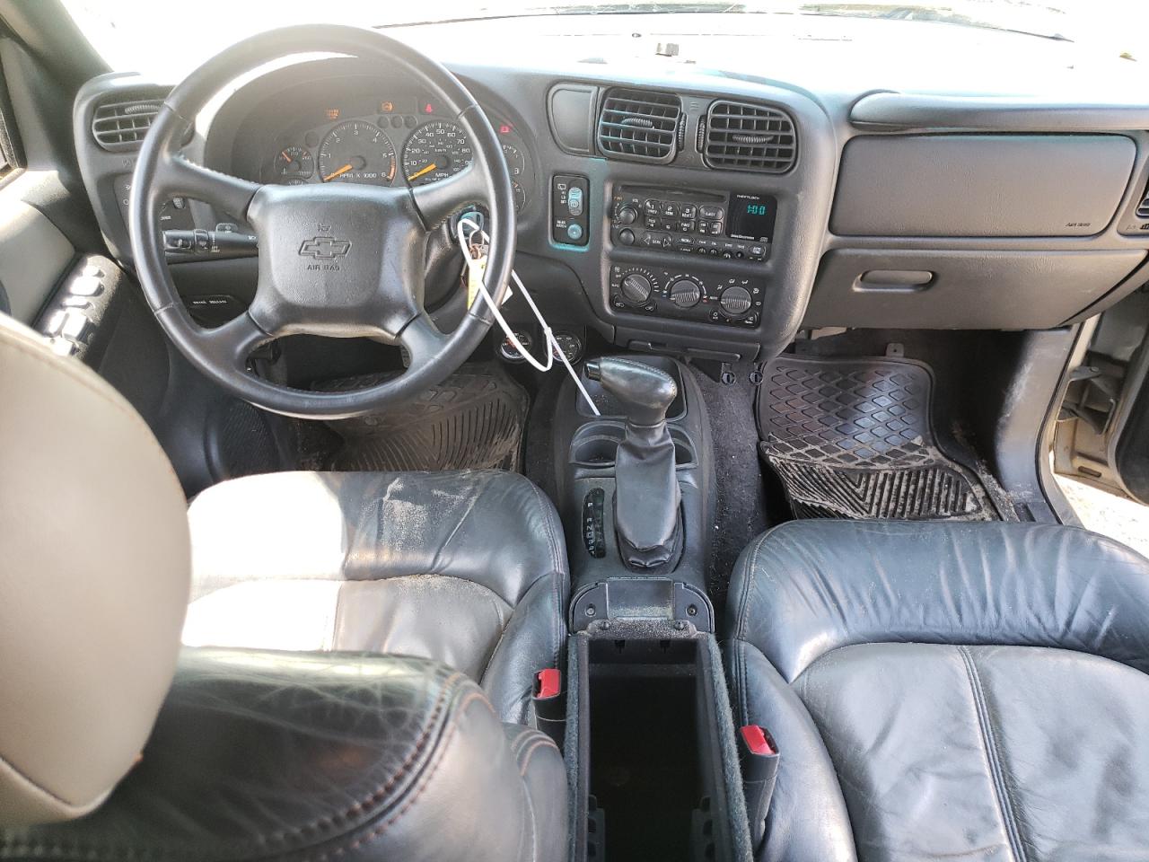 Photo 19 from auction – 2001 CHEVROLET BLAZER with VIN 1GNCS13W012195916