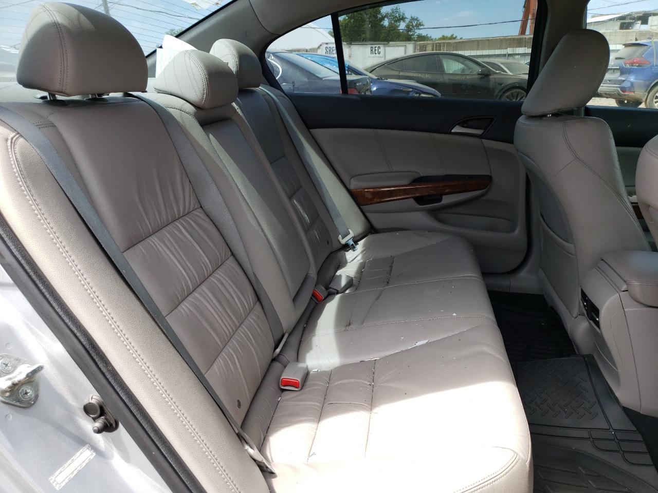 Photo 17 from auction – 2012 HONDA ACCORD EXL with VIN 1HGCP3F84CA009890