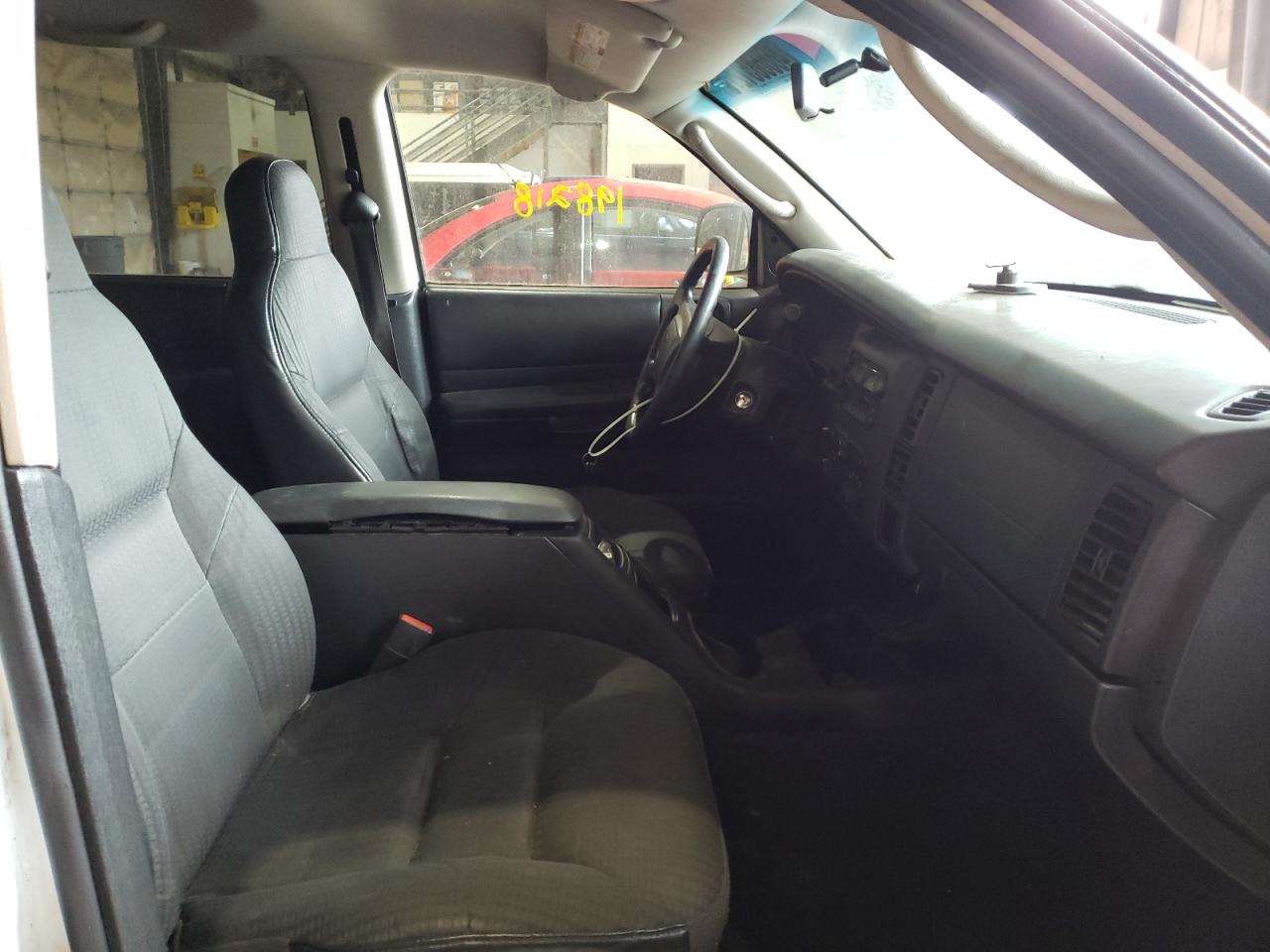 Photo 5 from auction – 2001 DODGE DURANGO with VIN 1B4HS28N61F581556