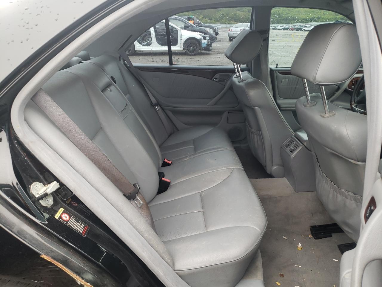 Photo 6 from auction – 2001 MERCEDES-BENZ E 320 with VIN WDBJF65J41B366863