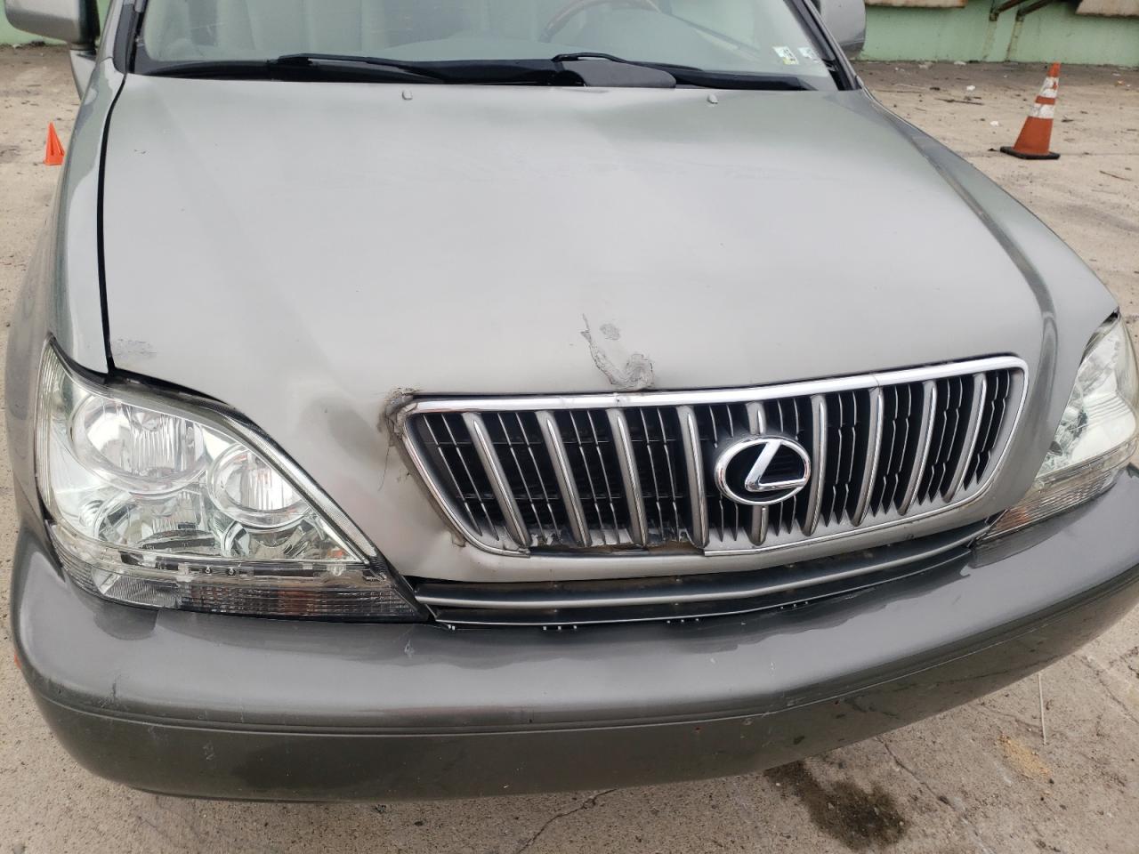 Photo 9 from auction – 2002 LEXUS RX 300 with VIN JTJHF10U420292309