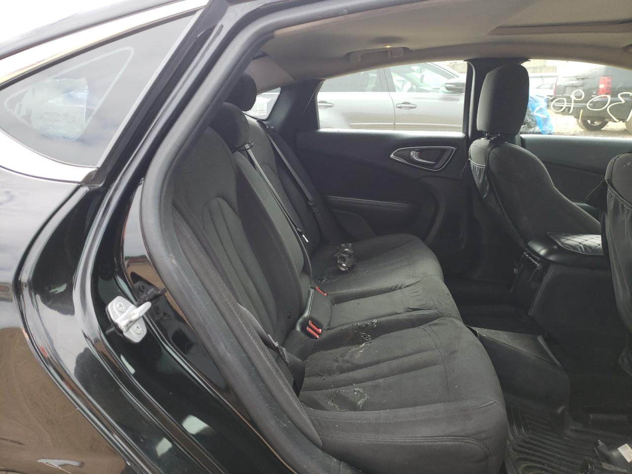 Photo 17 from auction – 2015 CHRYSLER 200 LIMITE with VIN 1C3CCCAB6FN653938