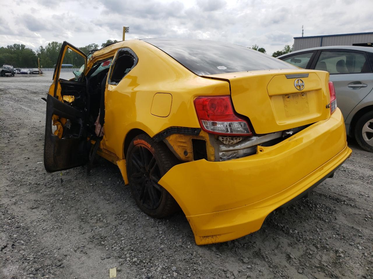 Photo 3 from auction – 2011 TOYOTA SCION TC with VIN JTKJF5C72B3003114
