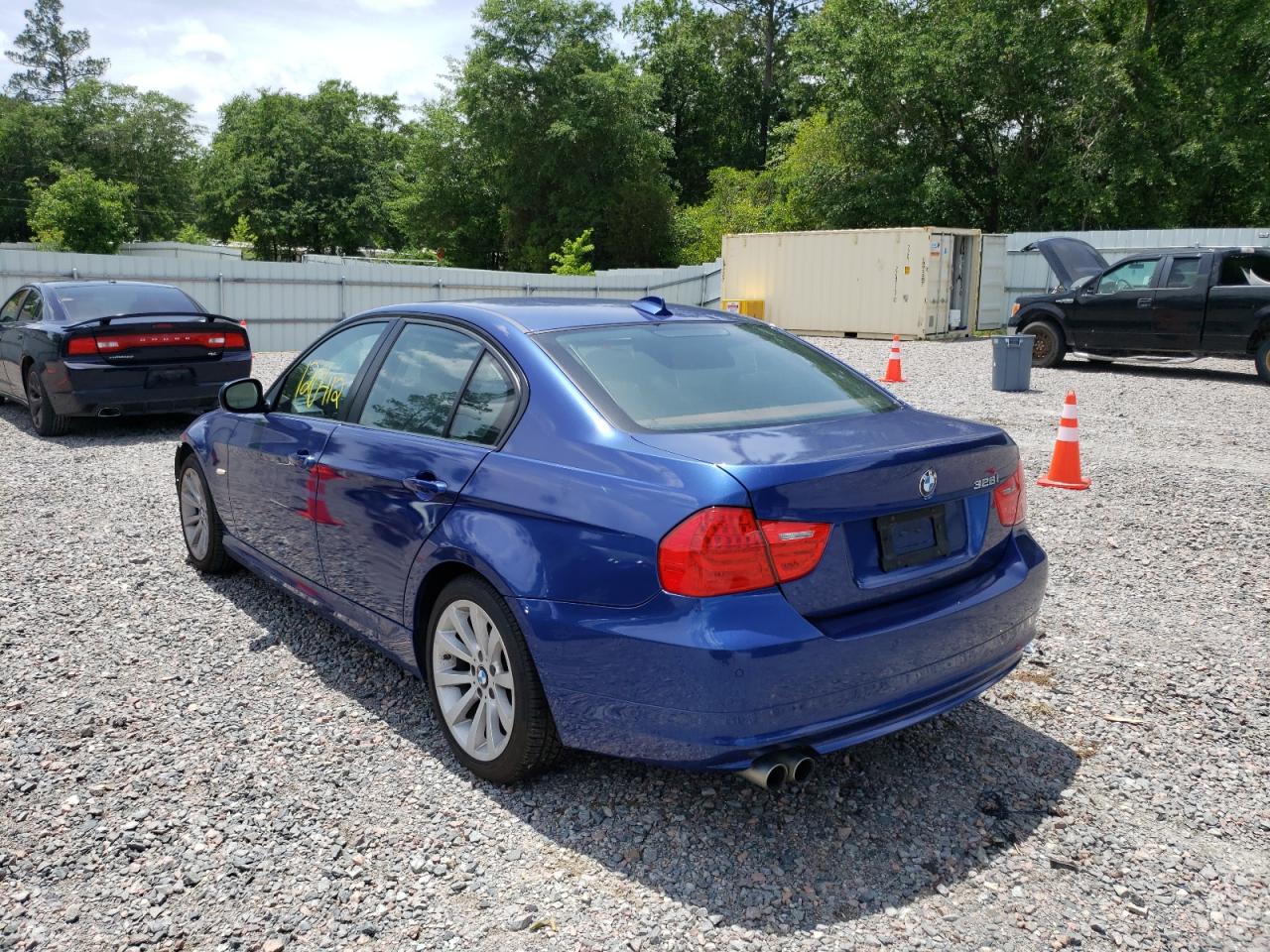 Photo 3 from auction – 2011 BMW 328 I with VIN WBAPH7C53BE680342