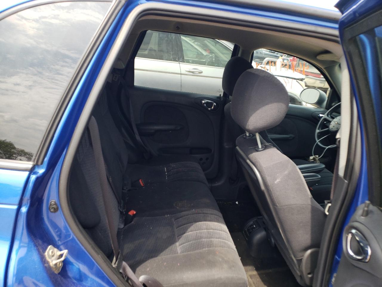 Photo 6 from auction – 2004 CHRYSLER PT CRUISER with VIN 3C4FY48B34T348657