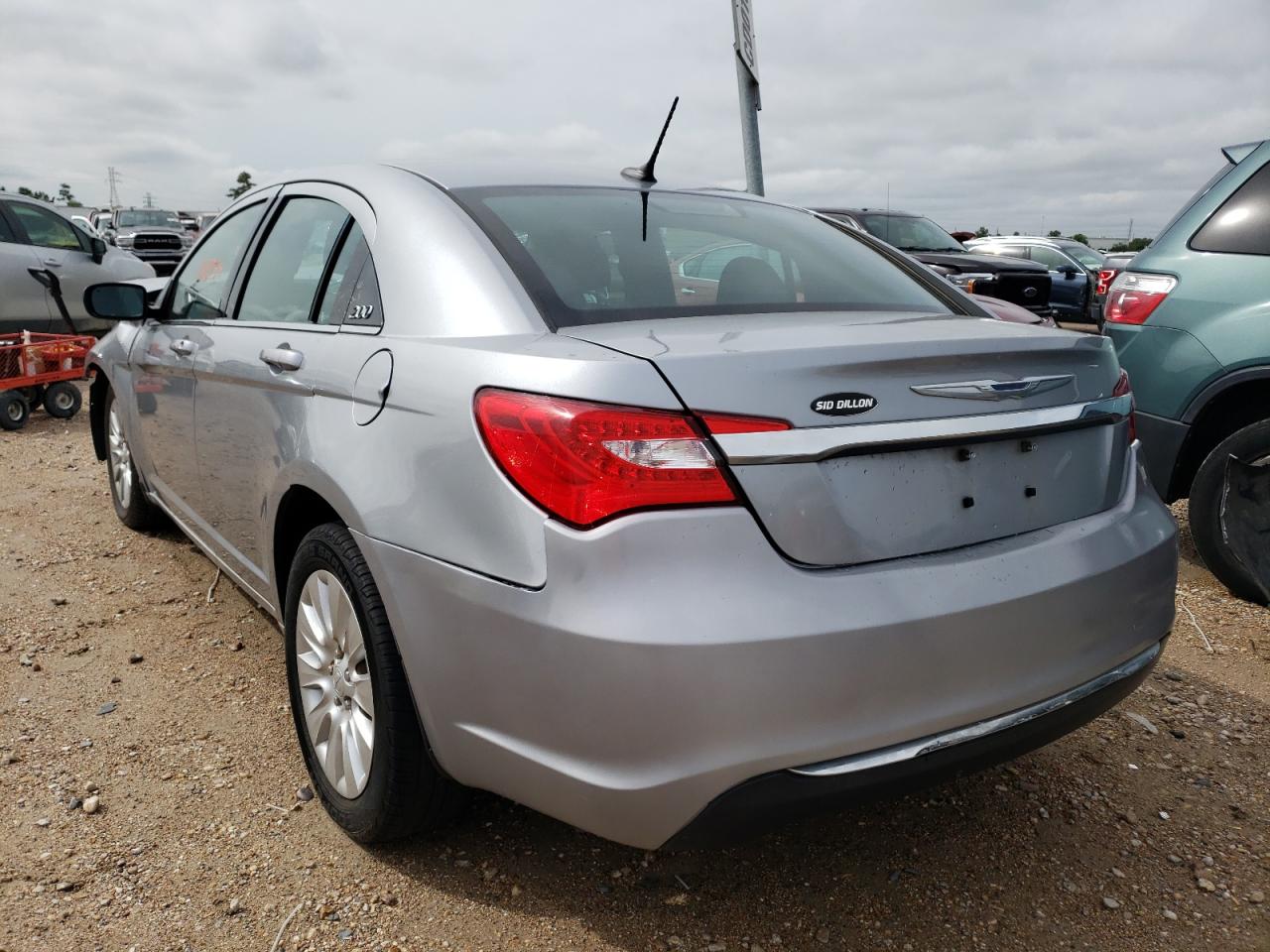 Photo 3 from auction – 2014 CHRYSLER 200 LX with VIN 1C3CCBAB3EN207156